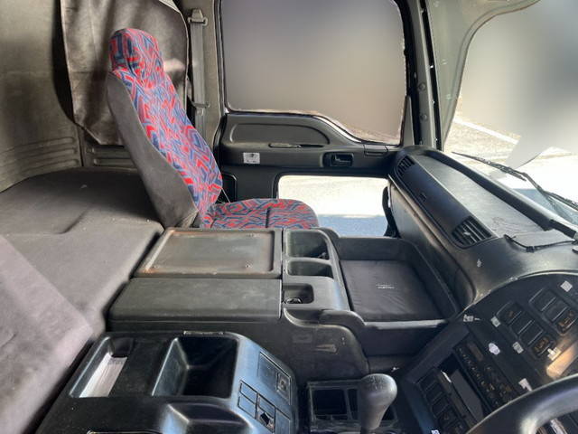 いすゞギガダンプ大型（10t）[写真28]