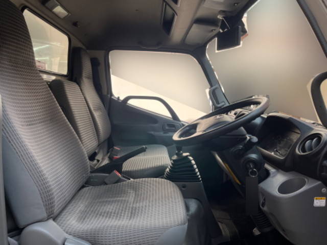 日野デュトロアルミバン小型（2t・3t）[写真28]