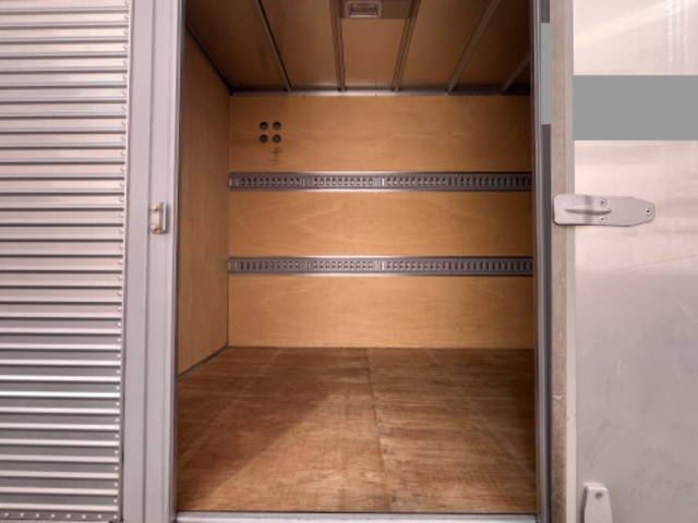 日野デュトロアルミバン小型（2t・3t）[写真08]