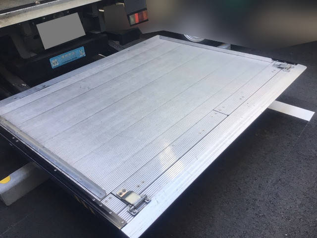 三菱ふそうキャンターアルミバン小型（2t・3t）[写真13]