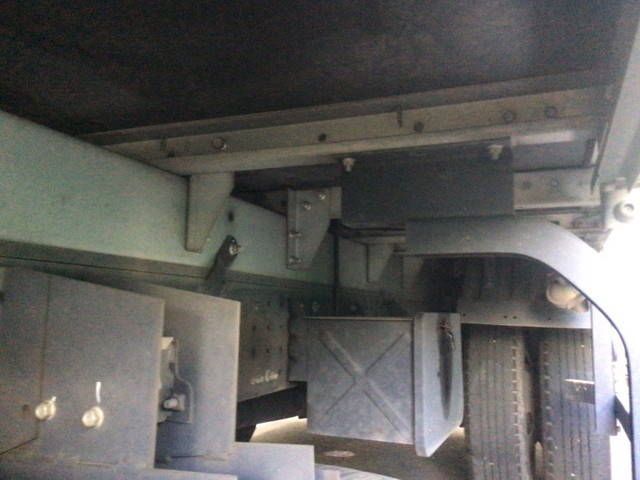 三菱ふそうキャンターアルミバン小型（2t・3t）[写真16]