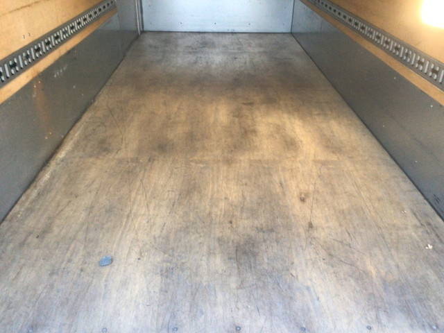 三菱ふそうキャンターアルミバン小型（2t・3t）[写真09]