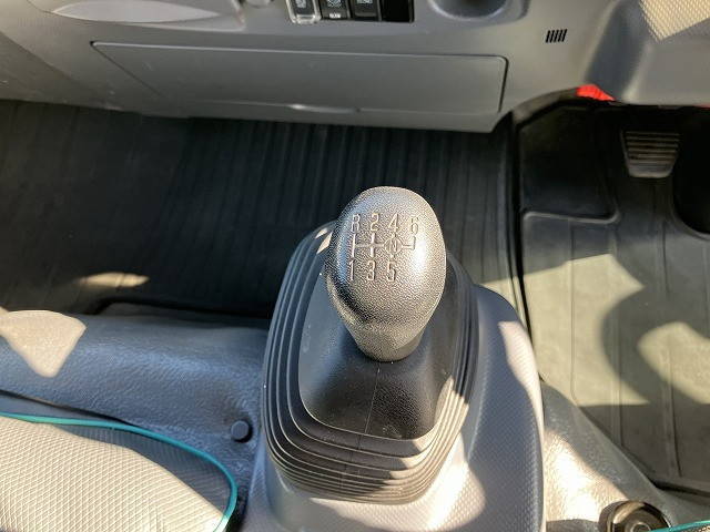 いすゞエルフアルミバン小型（2t・3t）[写真17]