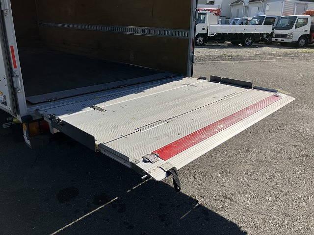 いすゞエルフアルミバン小型（2t・3t）[写真32]