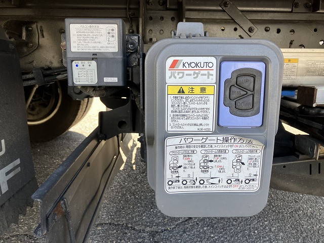 いすゞエルフアルミバン小型（2t・3t）[写真36]