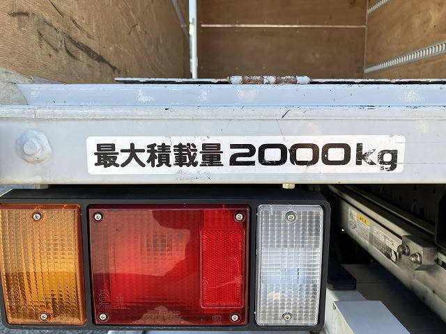 いすゞエルフアルミバン小型（2t・3t）[写真37]
