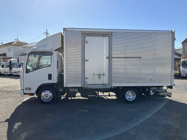 いすゞエルフアルミバン小型（2t・3t）[写真06]