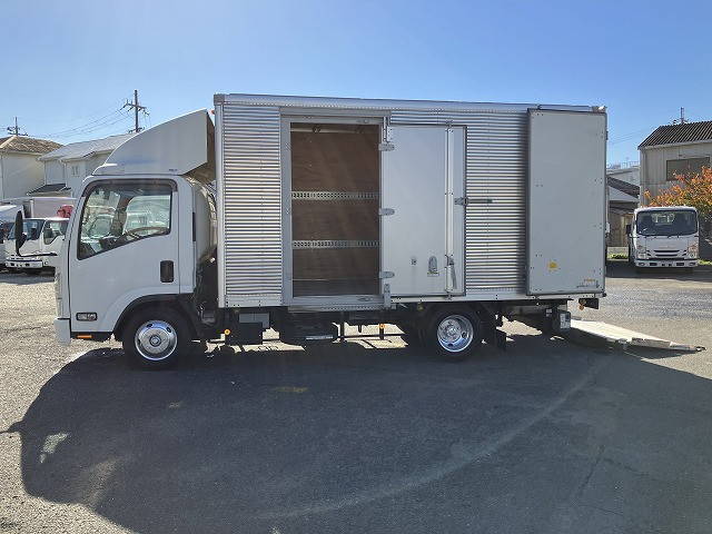 いすゞエルフアルミバン小型（2t・3t）[写真07]