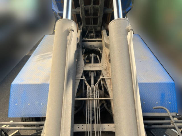 UDトラックスクオンコンテナ専用車大型（10t）[写真14]