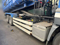 UDトラックスクオンコンテナ専用車大型（10t）[写真17]