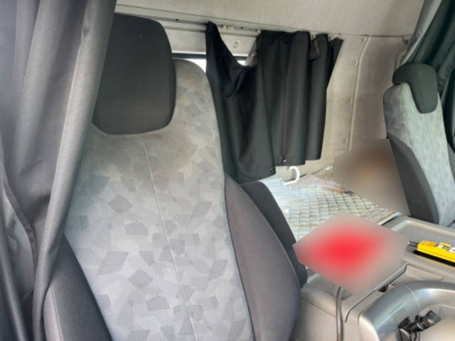 UDトラックスクオンコンテナ専用車大型（10t）[写真27]