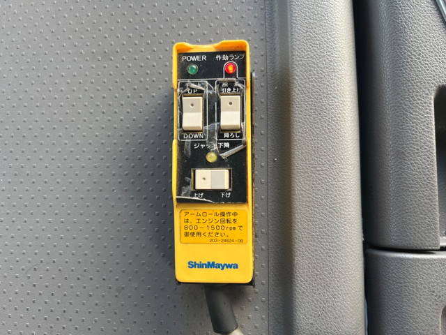 UDトラックスクオンコンテナ専用車大型（10t）[写真33]