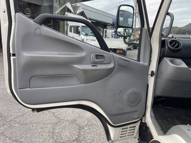 日野デュトロ平ボディ小型（2t・3t）[写真26]