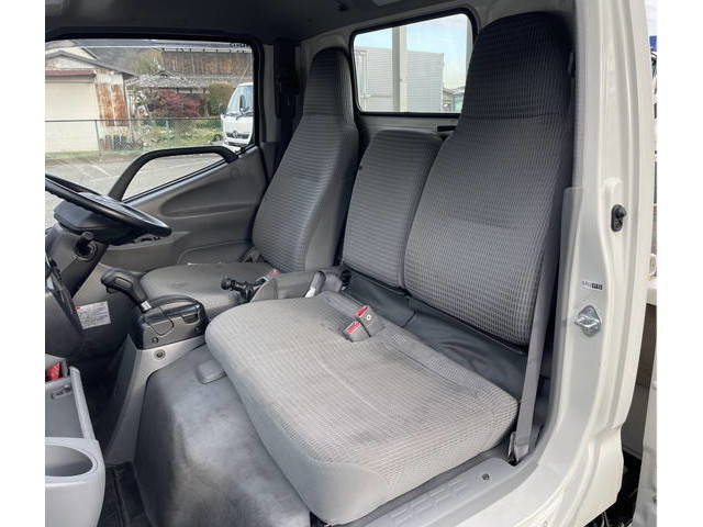 日野デュトロ平ボディ小型（2t・3t）[写真28]