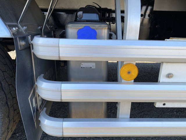 UDトラックスクオン冷凍車（冷蔵車）大型（10t）[写真17]