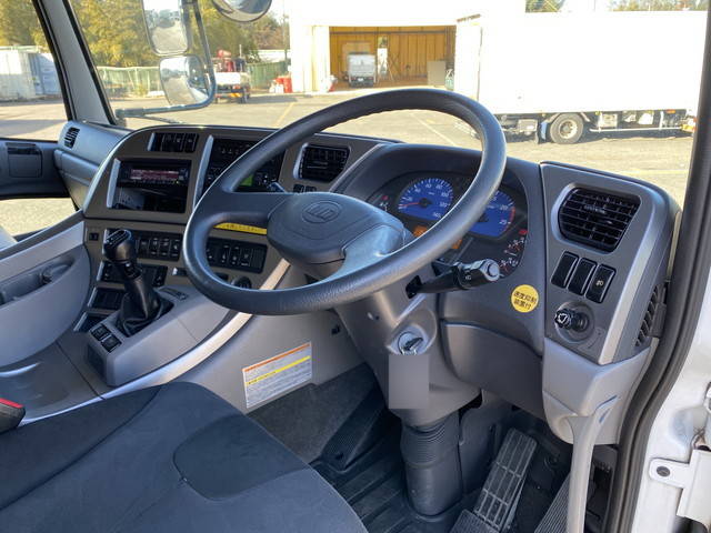 UDトラックスクオン冷凍車（冷蔵車）大型（10t）[写真31]