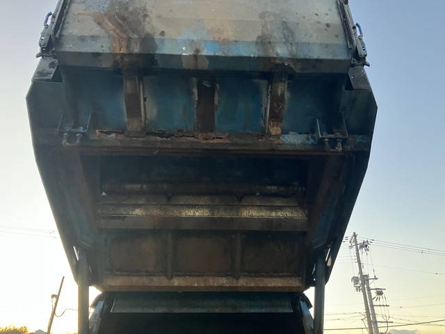 いすゞエルフパッカー車（塵芥車）小型（2t・3t）[写真25]