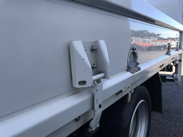 三菱ふそうキャンター平ボディ小型（2t・3t）[写真13]
