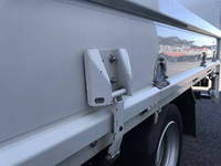 三菱ふそうキャンター平ボディ小型（2t・3t）[写真13]