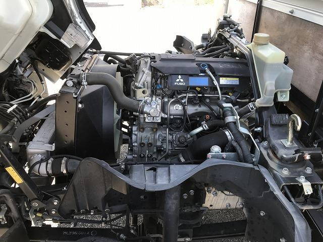 三菱ふそうキャンター平ボディ小型（2t・3t）[写真16]