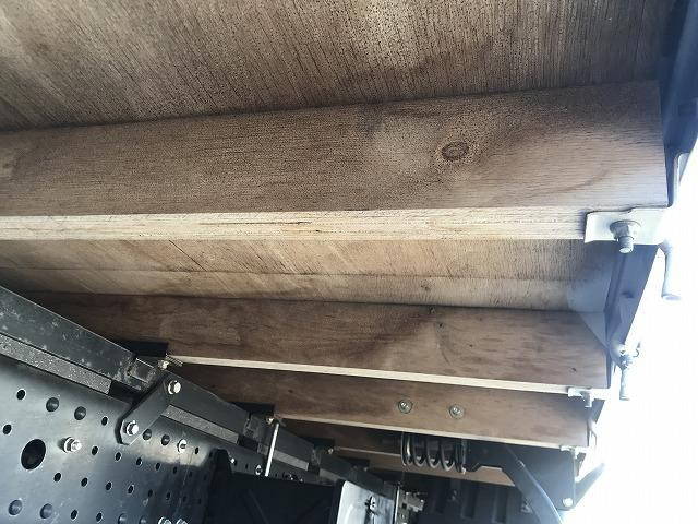 三菱ふそうキャンター平ボディ小型（2t・3t）[写真26]