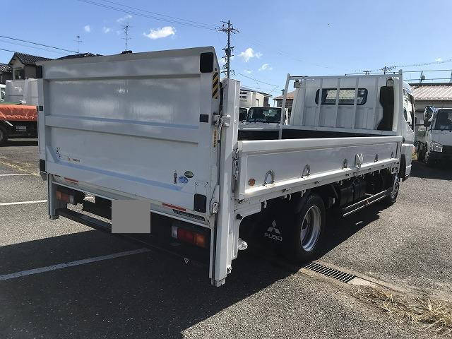 三菱ふそうキャンター平ボディ小型（2t・3t）[写真04]