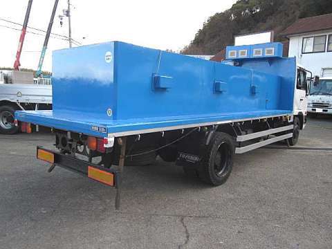 UDトラックスコンドル活魚運搬車増トン（6t・8t）[写真02]