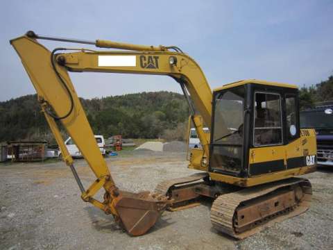 CATユンボ（バックホー）[写真01]