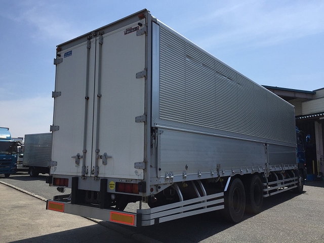 いすゞギガアルミウイング大型（10t）[写真02]