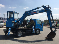 いすゞエルフ穴掘建柱車小型（2t・3t）[写真02]