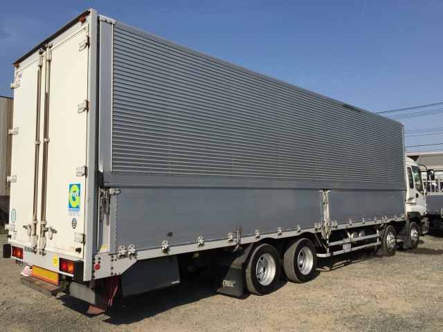 いすゞギガアルミウイング大型（10t）[写真02]