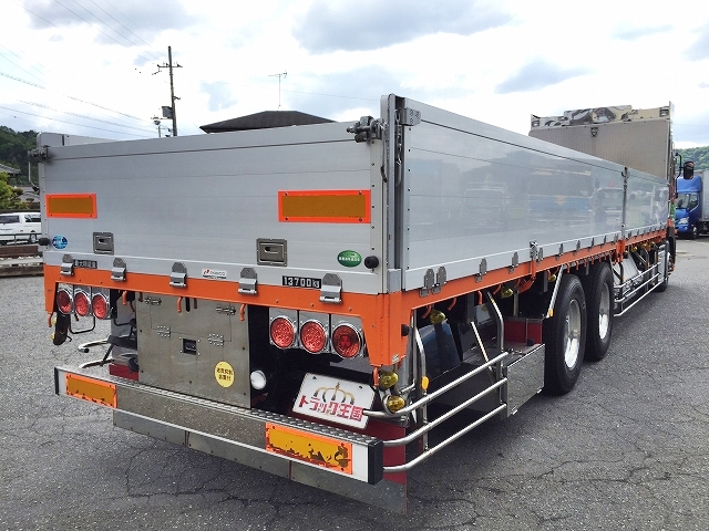 UDトラックスクオンアルミブロック大型（10t）[写真02]