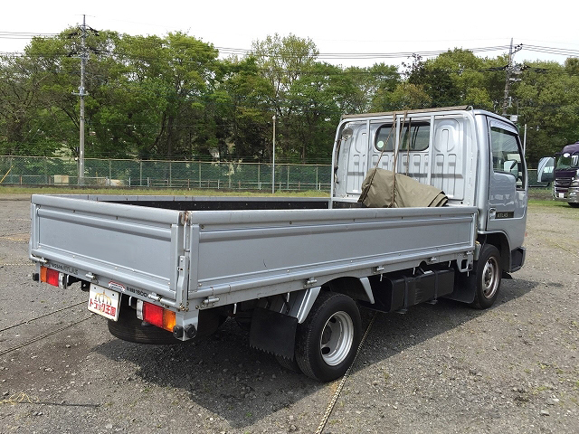 日産アトラス平ボディ小型（2t・3t）[写真02]