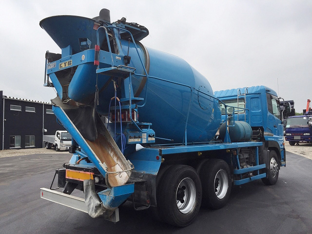 UDトラックスクオンミキサー車（コンクリートミキサー）大型（10t）[写真02]