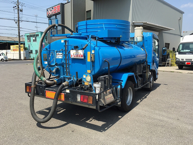 いすゞエルフバキュームカー小型（2t・3t）[写真02]