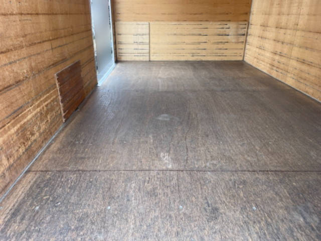 いすゞエルフアルミバン小型（2t・3t）[写真10]