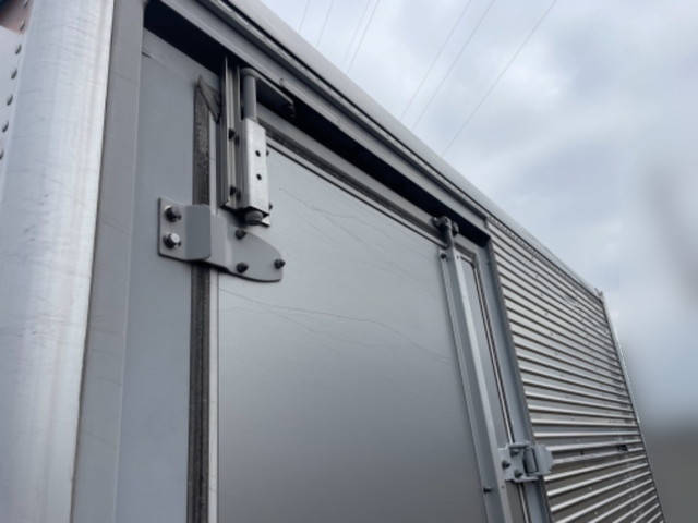 いすゞエルフアルミバン小型（2t・3t）[写真12]