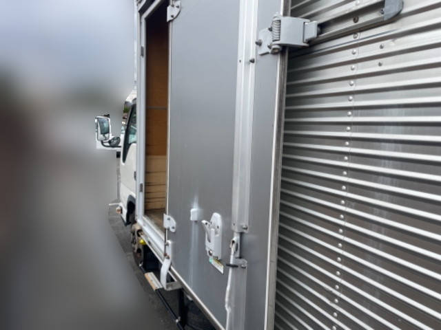 いすゞエルフアルミバン小型（2t・3t）[写真13]