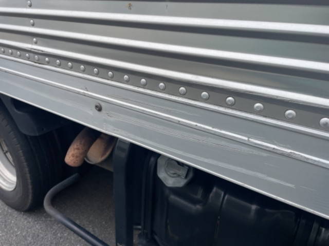 いすゞエルフアルミバン小型（2t・3t）[写真30]