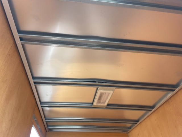 いすゞエルフアルミバン小型（2t・3t）[写真07]