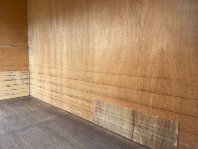 いすゞエルフアルミバン小型（2t・3t）[写真09]