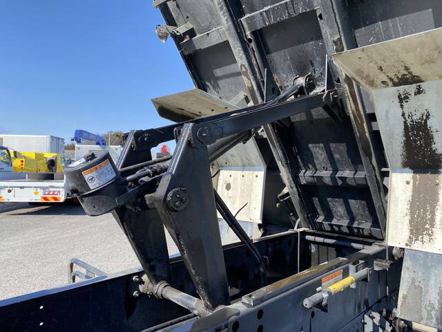 三菱ふそうキャンターダンプ小型（2t・3t）[写真14]