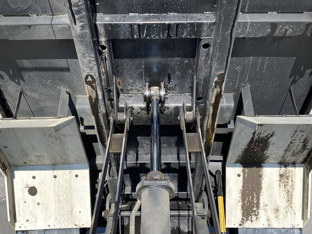 三菱ふそうキャンターダンプ小型（2t・3t）[写真15]