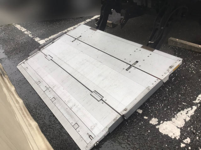 三菱ふそうその他の車種冷凍車（冷蔵車）小型（2t・3t）[写真12]