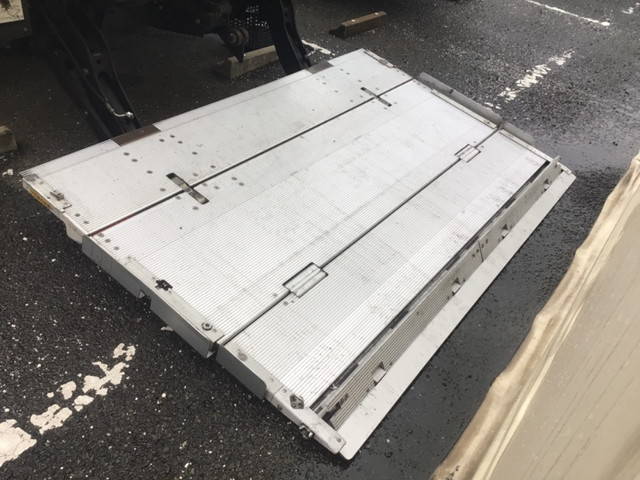 三菱ふそうその他の車種冷凍車（冷蔵車）小型（2t・3t）[写真13]