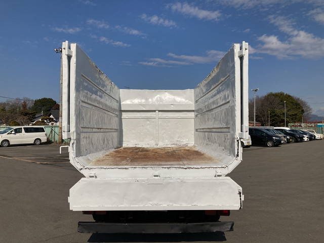 いすゞフォワードアームロール中型（4t）[写真10]