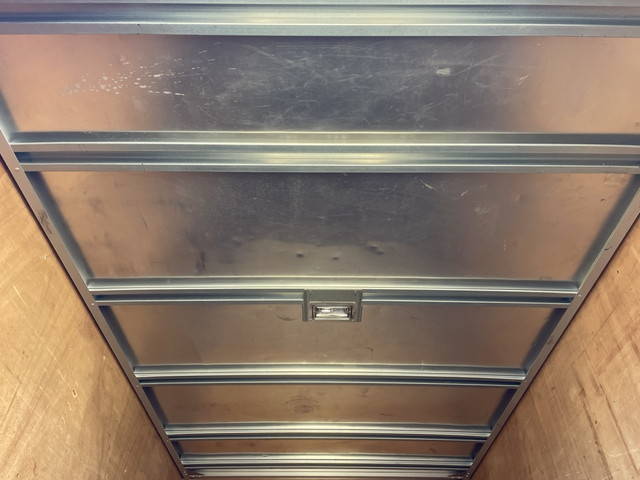 いすゞエルフアルミバン小型（2t・3t）[写真11]