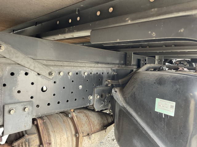 いすゞエルフアルミバン小型（2t・3t）[写真16]