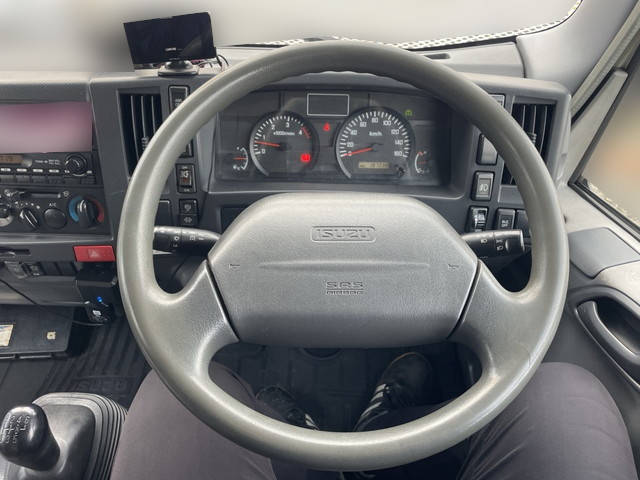 いすゞエルフアルミバン小型（2t・3t）[写真24]