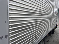 いすゞエルフアルミバン小型（2t・3t）[写真04]